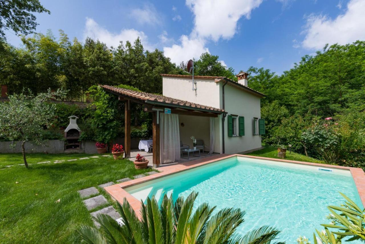 Villa Con Piscina Esclusiva Nel Verde Lucca Bagian luar foto